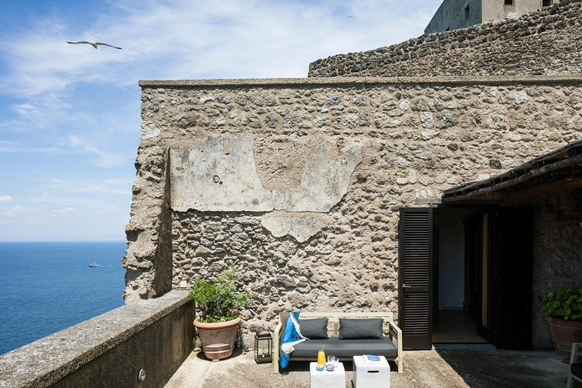 Albergo Il Monastero Ísquia Exterior foto